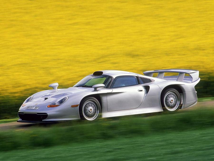  Porsche 911 GT1 Strassenversion 1997 года  (фото 8 из 61)